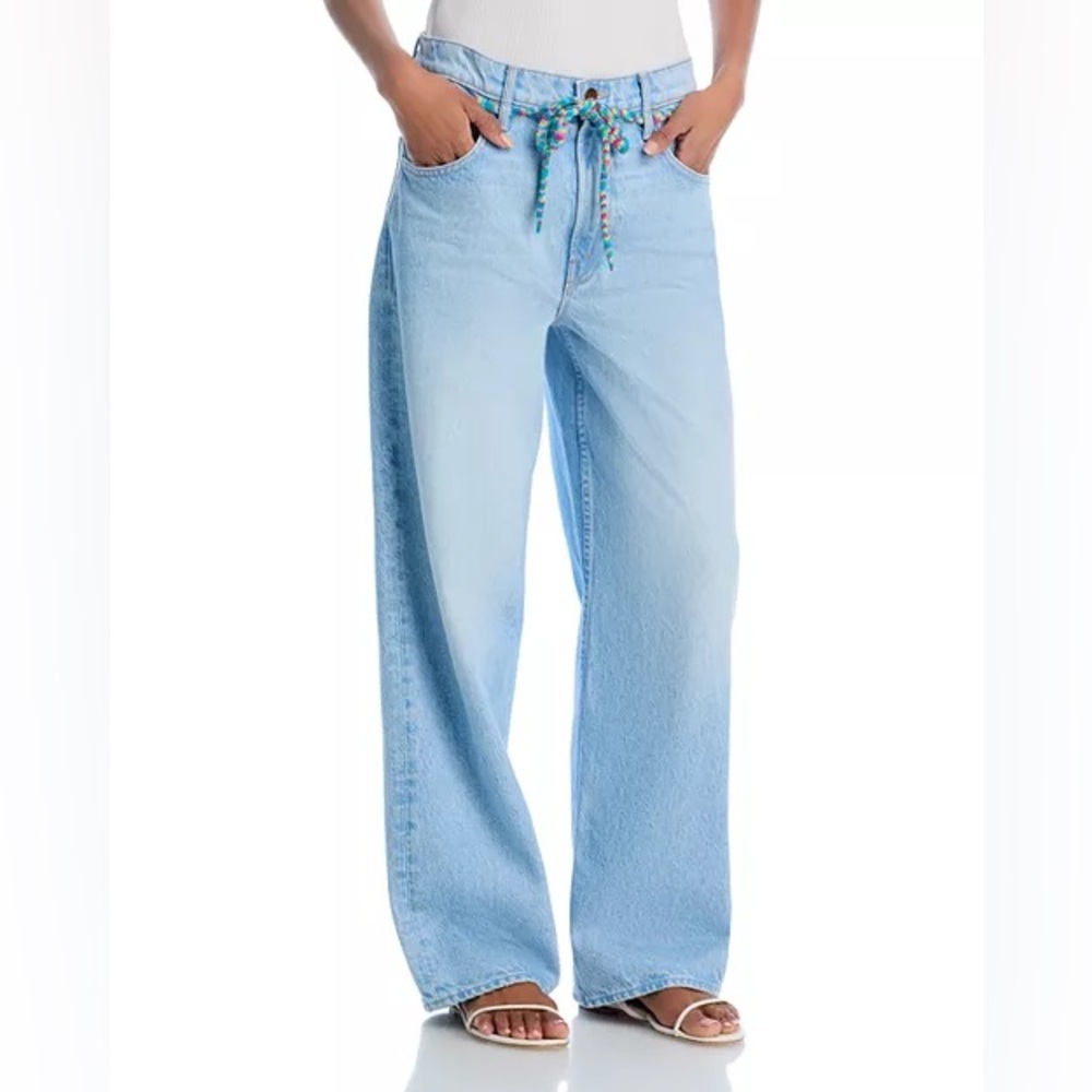 MOTHER
The Shoelace Fun Dip Nerdy High Rise Jeans in Whipped